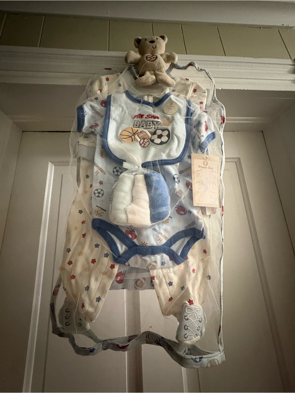 Sandy & Simon Baby Sports-Themed Onesie & 8 Piece Gift Set